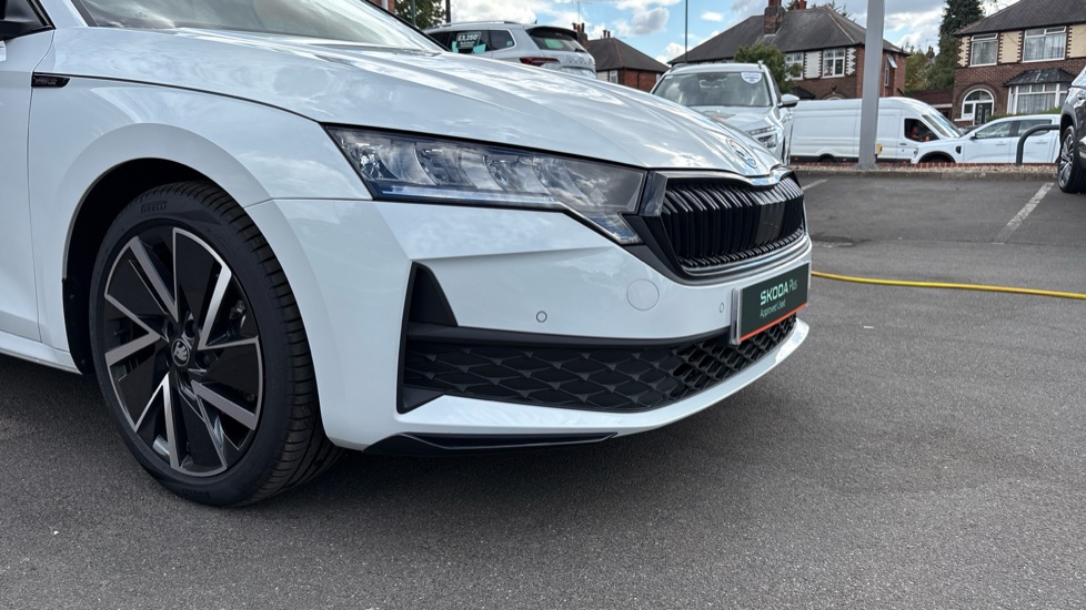 Skoda Octavia 1.5 TSI 150 e-TEC Sportline 5dr DSG Petrol Hatchback - Image 52