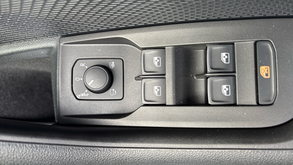 Skoda Octavia 1.5 TSI 150 e-TEC Sportline 5dr DSG Petrol Hatchback - Image 54