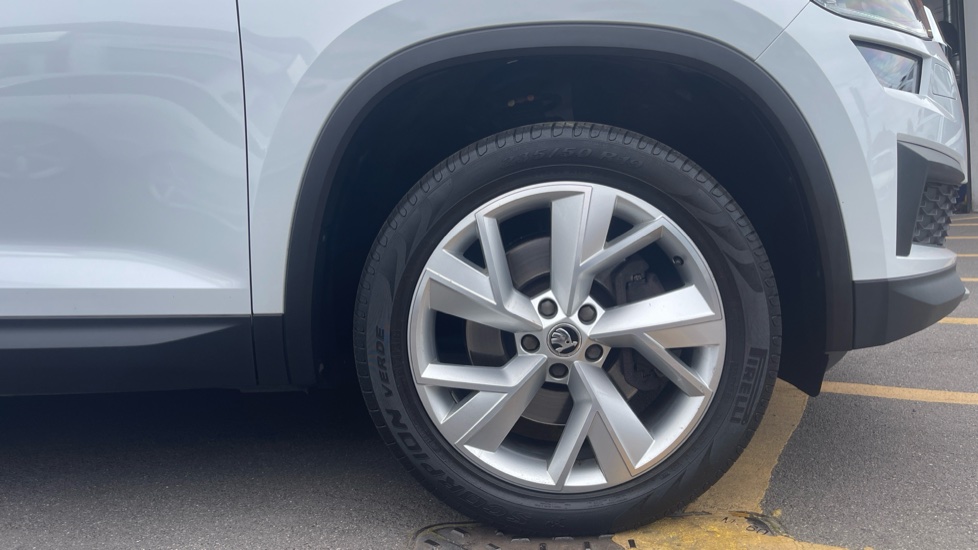 Skoda Kodiaq 2.0 TSI 190 SE L 4x4 5dr DSG [7 Seat] Petrol Estate - Image 5