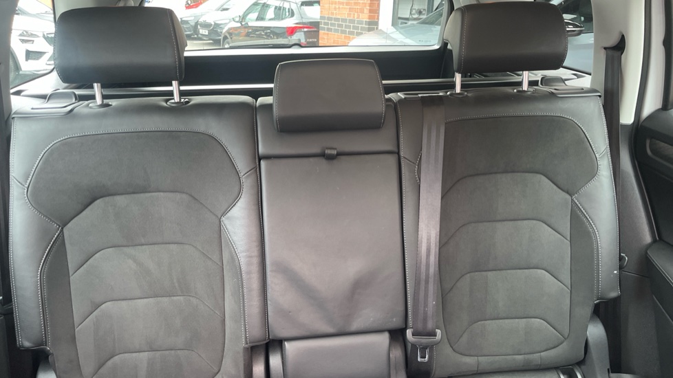 Skoda Kodiaq 2.0 TSI 190 SE L 4x4 5dr DSG [7 Seat] Petrol Estate - Image 16