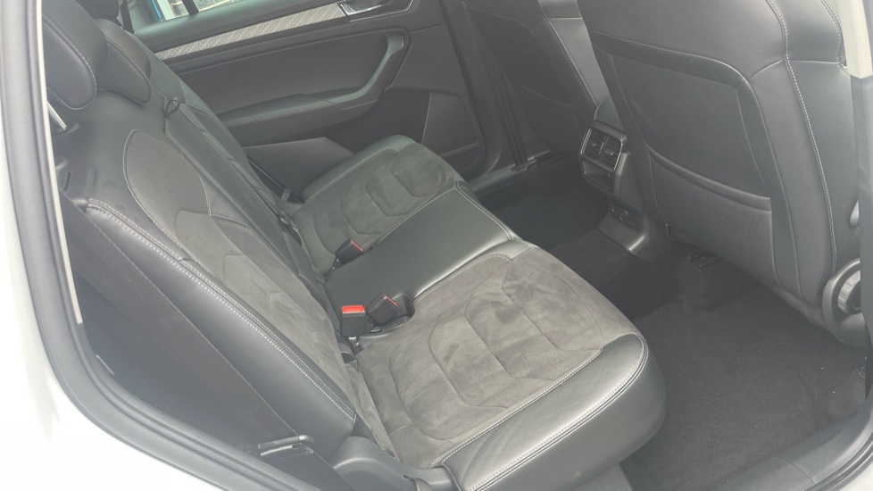 Skoda Kodiaq 2.0 TSI 190 SE L 4x4 5dr DSG [7 Seat] Petrol Estate - Image 36