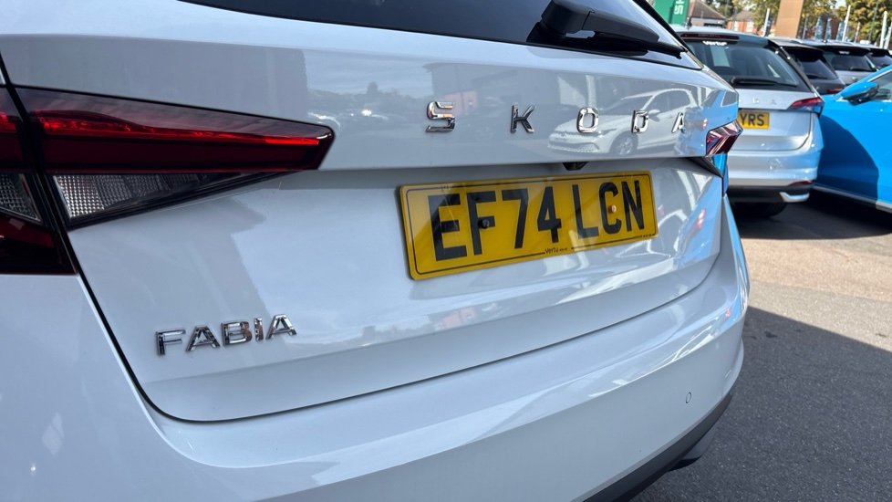 Skoda Fabia 1.0 TSI 116 SE L Edition 5dr DSG Petrol Hatchback - Image 26