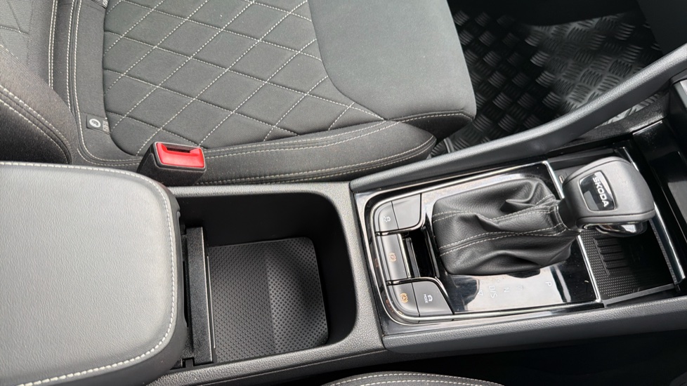 Skoda Karoq 1.5 TSI Sportline Edition 5dr DSG Petrol Estate - Image 34