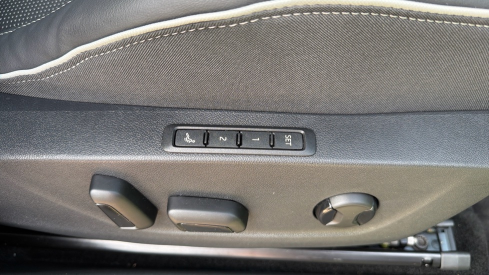 Skoda Enyaq 250kW vRS 82kWh 4x4 5dr Auto Electric - Image 52