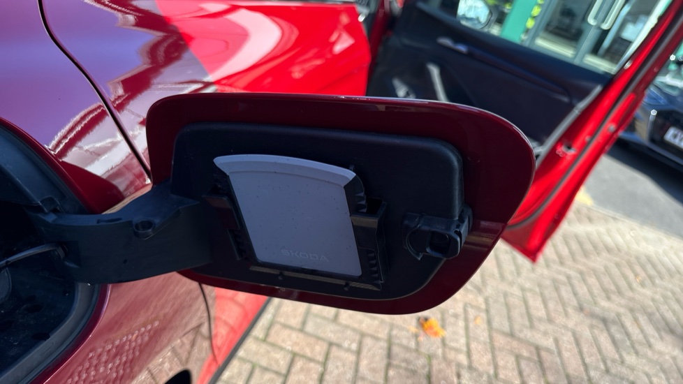 Skoda Superb 1.5 TSI iV Sportline 5dr DSG Estate - Image 31