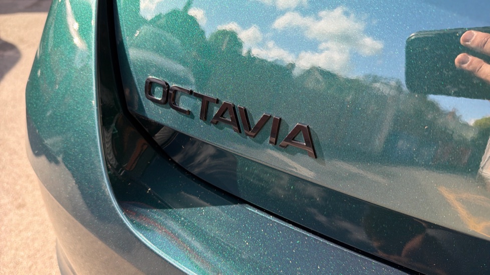 Skoda Octavia 2.0 TSI vRS 5dr DSG Petrol Hatchback - Image 30