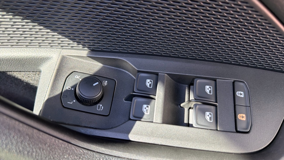 Skoda Octavia 2.0 TSI vRS 5dr DSG Petrol Hatchback - Image 50
