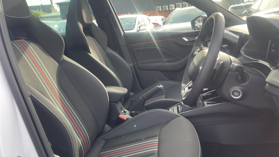 Skoda Kamiq 1.0 TSI Monte Carlo Edition 5dr DSG Petrol Hatchback - Image 15