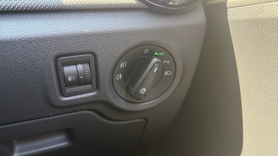 Skoda Fabia 1.0 MPI 80 SE Edition 5dr Petrol Hatchback - Image 34