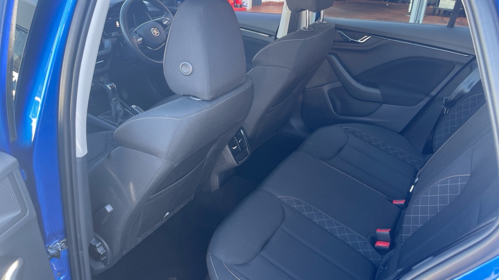 Skoda Kamiq 1.0 TSI 110 SE 5dr DSG Petrol Hatchback - Image 39