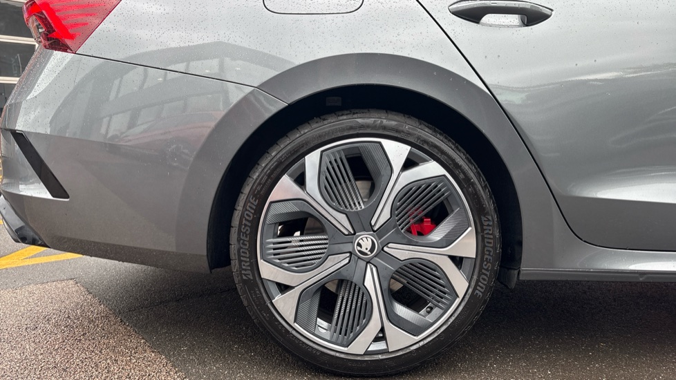 Skoda Octavia 2.0 TSI vRS 5dr DSG Petrol Hatchback - Image 5