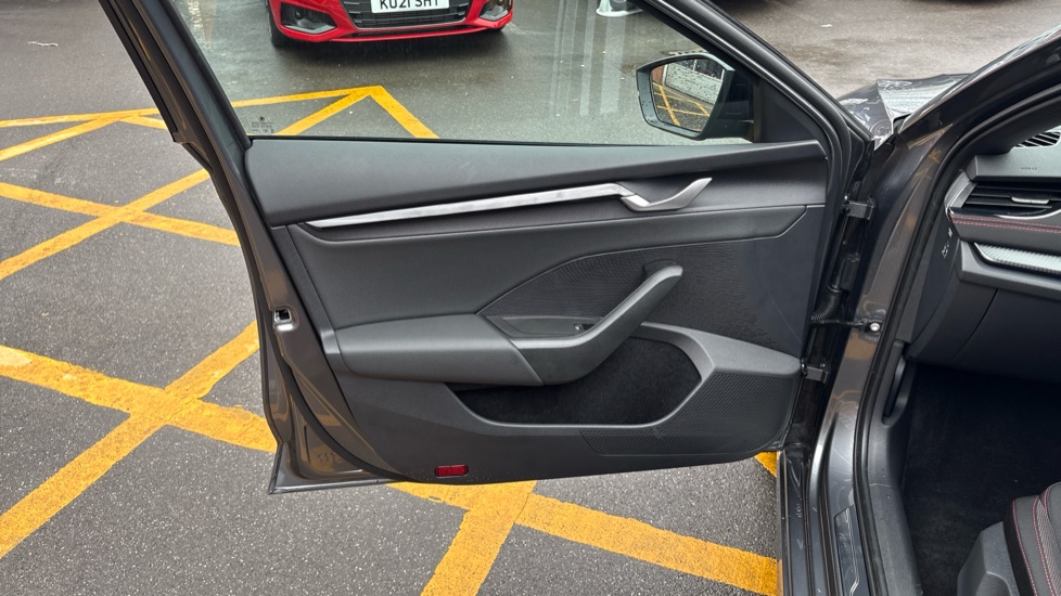 Skoda Octavia 2.0 TSI vRS 5dr DSG Petrol Hatchback - Image 27