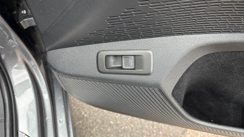 Skoda Octavia 2.0 TSI vRS 5dr DSG Petrol Hatchback - Image 39