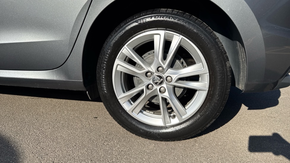 Skoda Fabia 1.0 TSI 116 SE L 5dr DSG Petrol Hatchback - Image 32