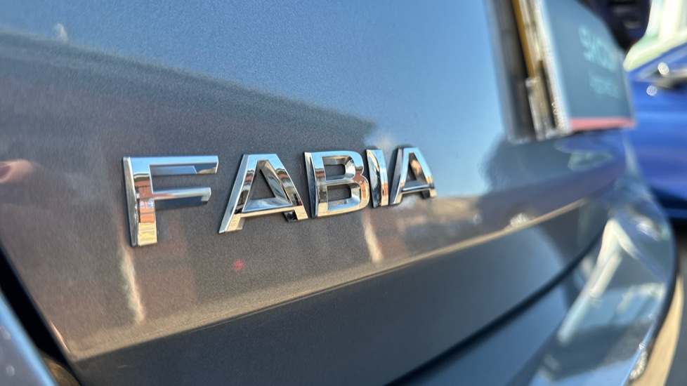 Skoda Fabia 1.0 TSI 116 SE L 5dr DSG Petrol Hatchback - Image 38