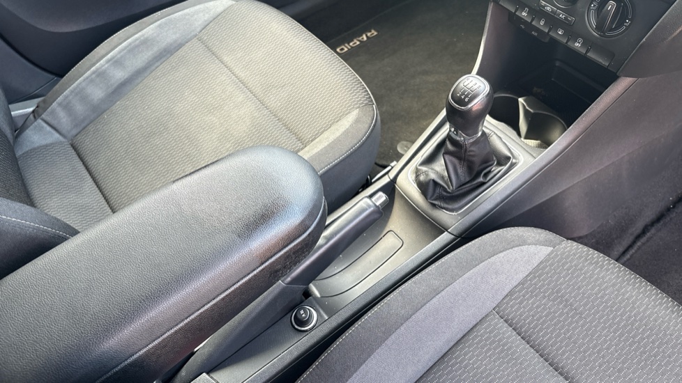Skoda Rapid Spaceback 1.2 TSI 105 GreenTech SE 5dr Petrol Hatchback - Image 14