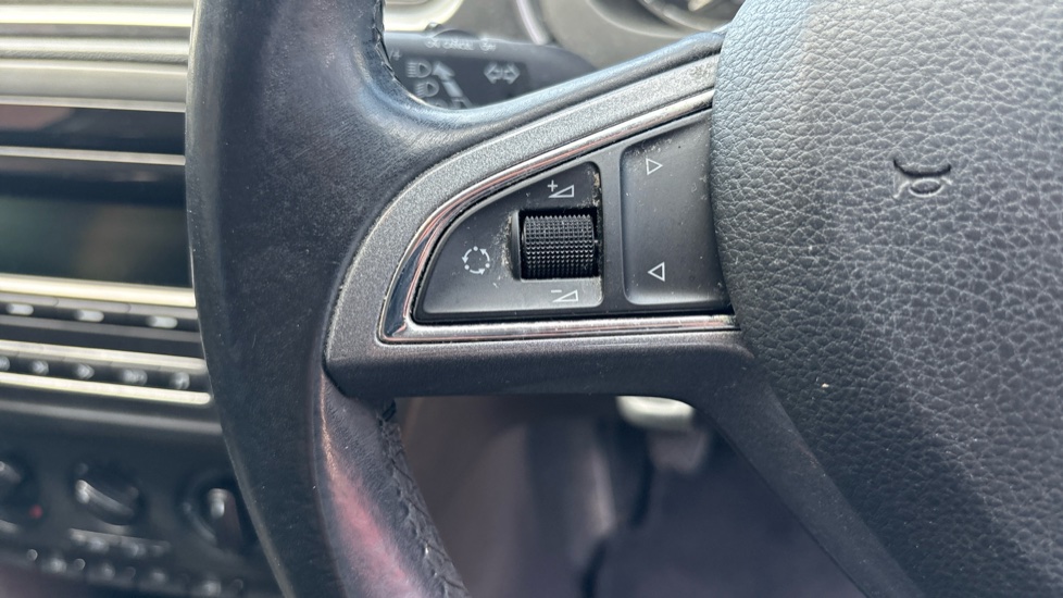 Skoda Rapid Spaceback 1.2 TSI 105 GreenTech SE 5dr Petrol Hatchback - Image 17