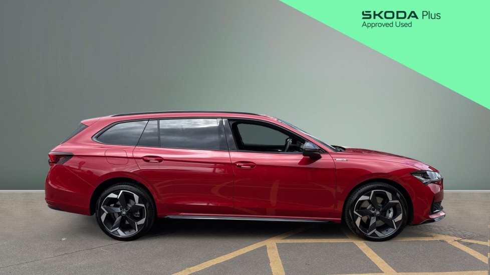 Skoda Superb 1.5 TSI iV Sportline 5dr DSG Estate - Image 4