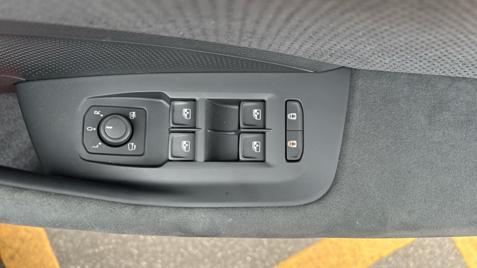 Skoda Superb 1.5 TSI iV Sportline 5dr DSG Estate - Image 53