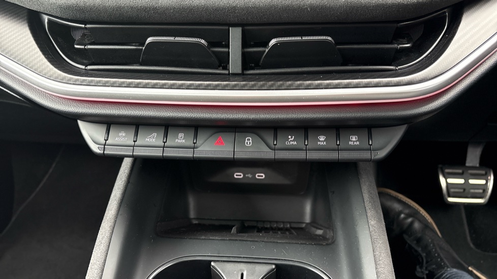 Skoda Enyaq 250kW vRS 84kWh 4x4 5dr Auto Electric - Image 13