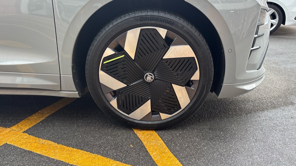 Skoda Enyaq 250kW vRS 84kWh 4x4 5dr Auto Electric - Image 28