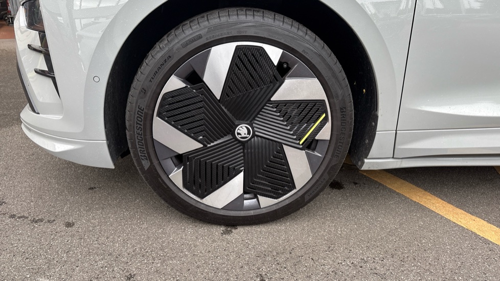 Skoda Enyaq 250kW vRS 84kWh 4x4 5dr Auto Electric - Image 30