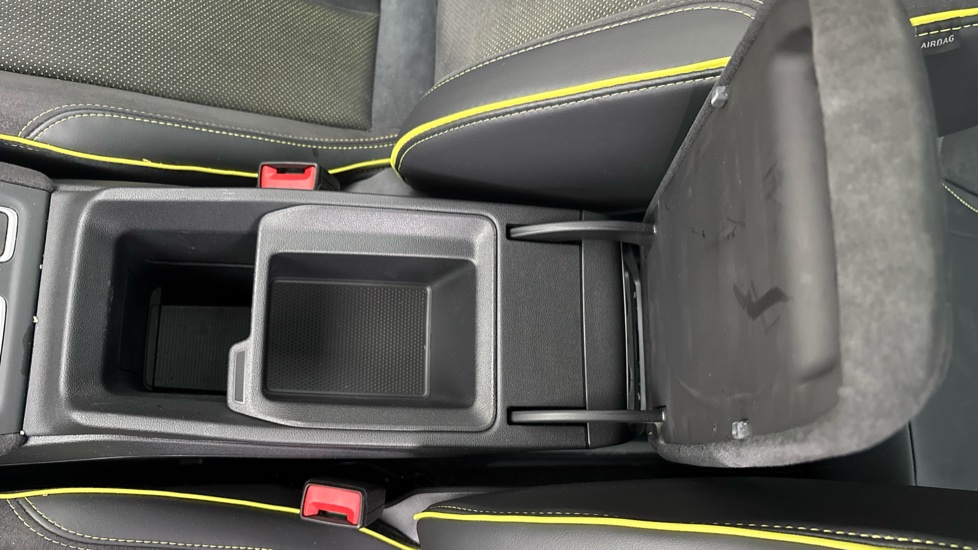 Skoda Enyaq 250kW vRS 84kWh 4x4 5dr Auto Electric - Image 37