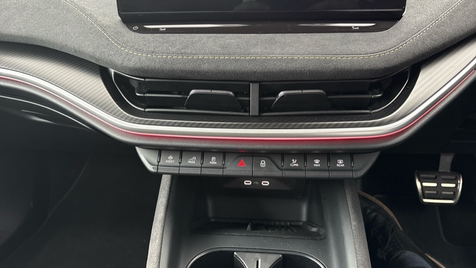Skoda Enyaq 250kW vRS 84kWh 4x4 5dr Auto Electric - Image 46