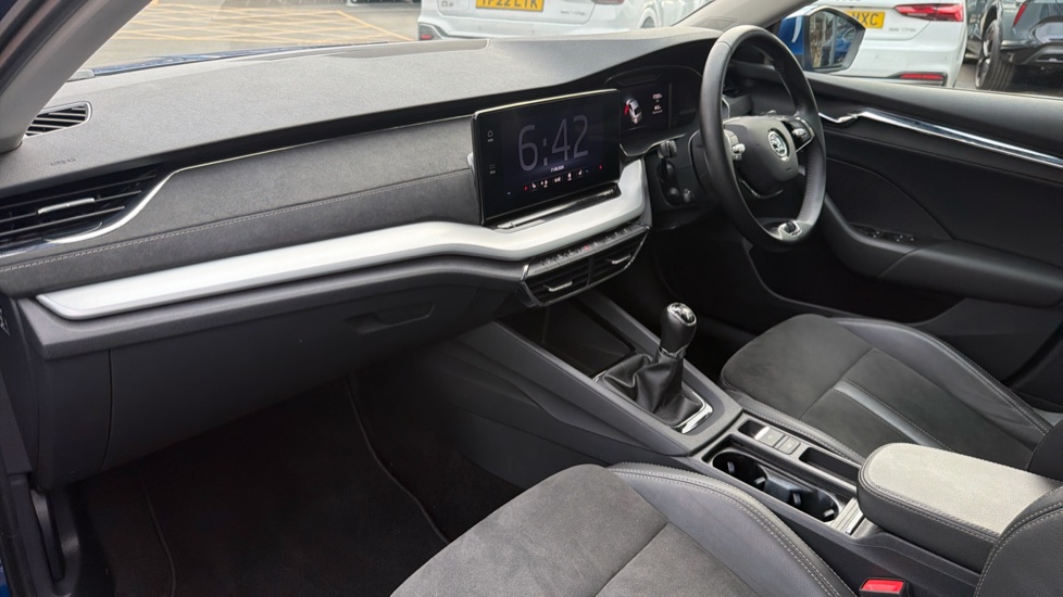 Skoda Octavia 1.5 TSI SE L 5dr Petrol Hatchback - Image 2