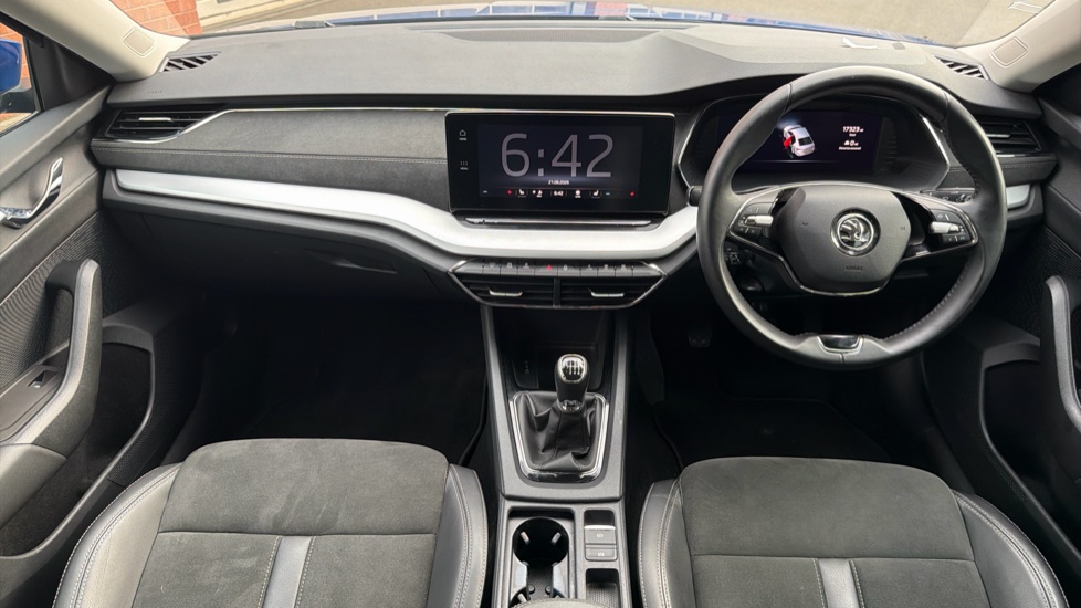 Skoda Octavia 1.5 TSI SE L 5dr Petrol Hatchback - Image 9