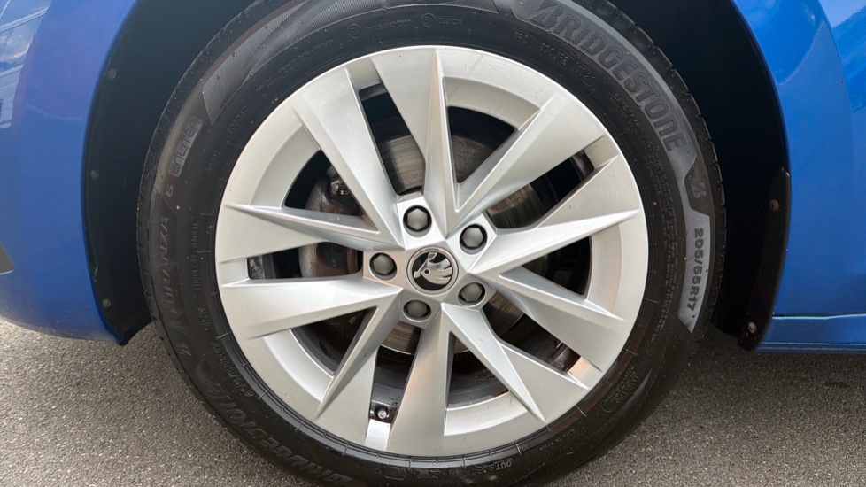 Skoda Octavia 1.5 TSI SE L 5dr Petrol Hatchback - Image 33