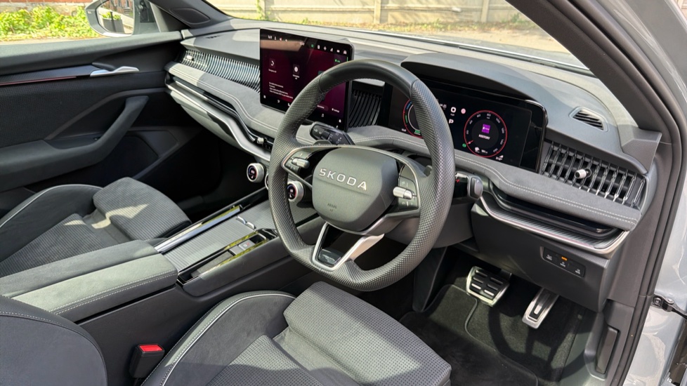 Skoda Superb 1.5 TSI iV Sportline 5dr DSG Estate - Image 6