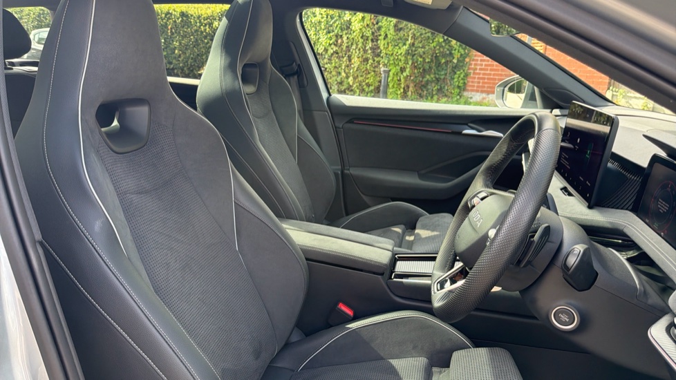 Skoda Superb 1.5 TSI iV Sportline 5dr DSG Estate - Image 15