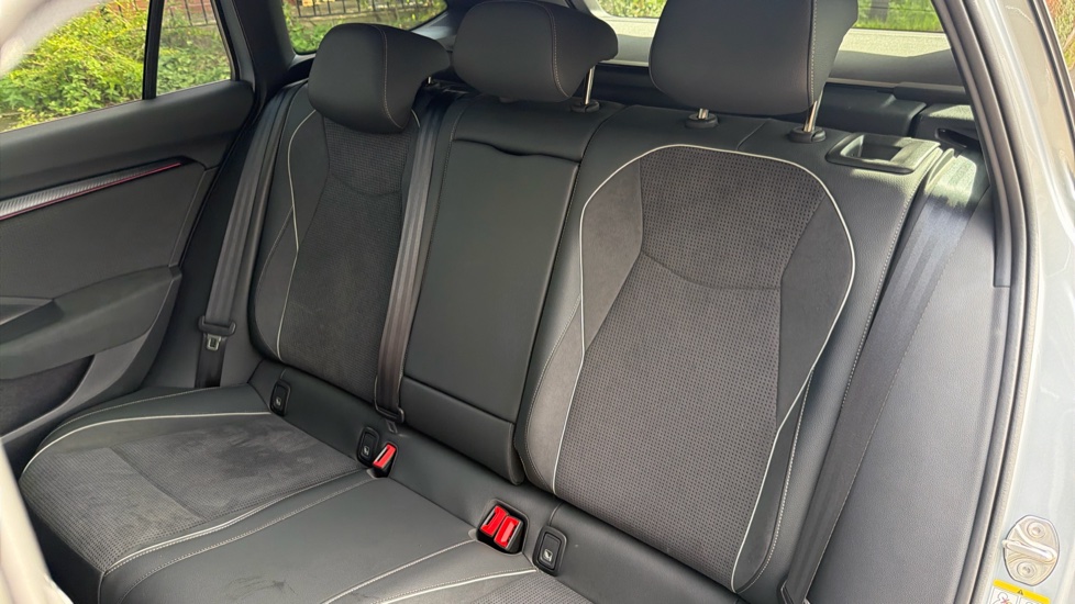 Skoda Superb 1.5 TSI iV Sportline 5dr DSG Estate - Image 16