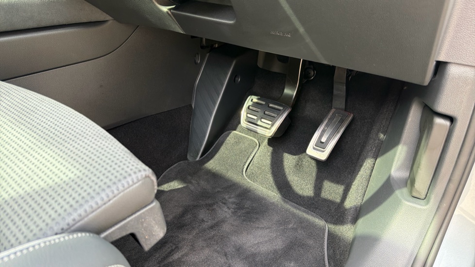 Skoda Superb 1.5 TSI iV Sportline 5dr DSG Estate - Image 30