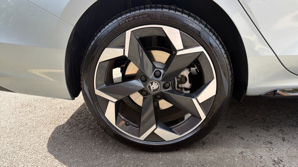 Skoda Superb 1.5 TSI iV Sportline 5dr DSG Estate - Image 40