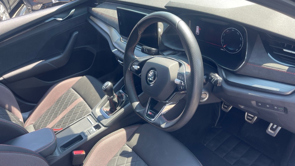Skoda Octavia 2.0 TSI vRS 5dr Petrol Estate - Image 6