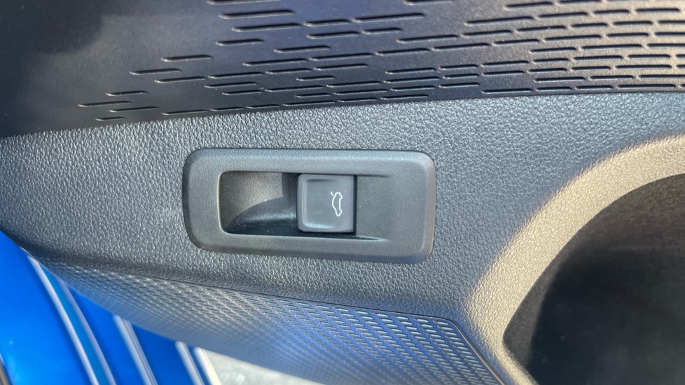 Skoda Octavia 2.0 TSI vRS 5dr Petrol Estate - Image 33