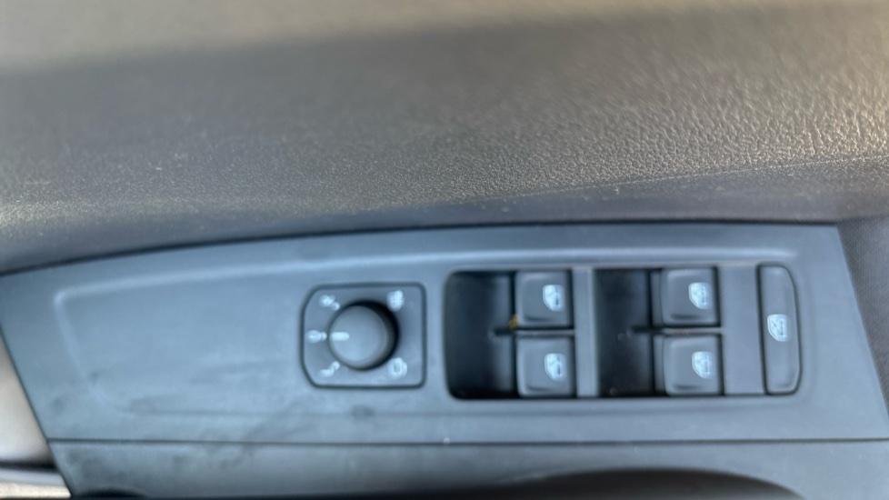 Skoda Fabia 1.0 TSI Design Edition 5dr Petrol Hatchback - Image 31