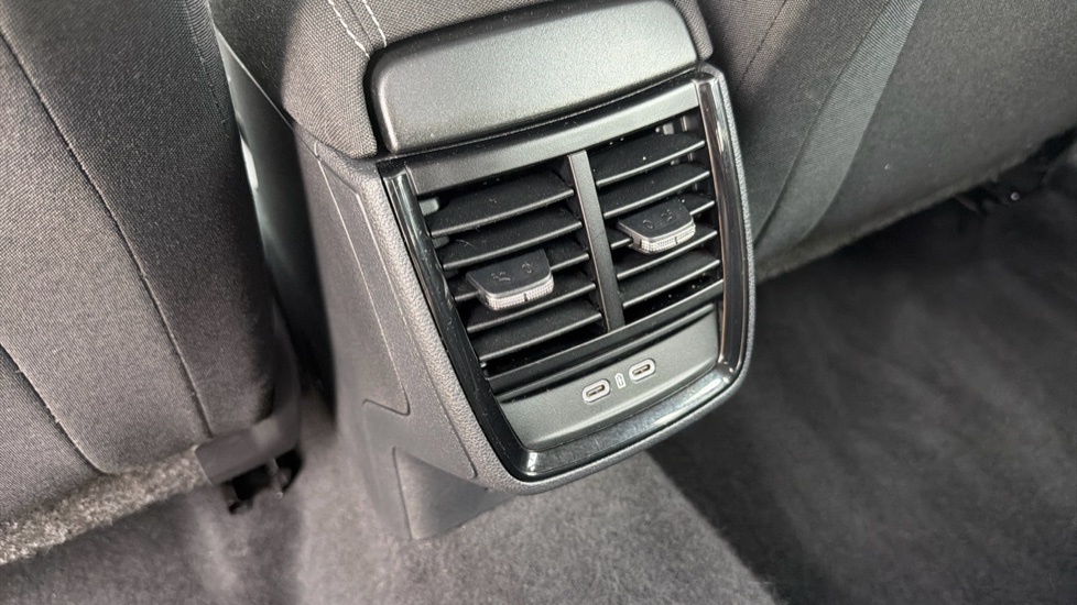 Skoda Kamiq 1.0 TSI SE Edition 5dr DSG Petrol Hatchback - Image 26