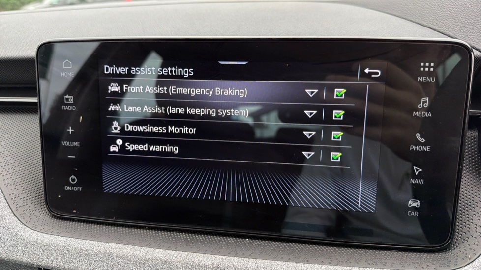 Skoda Kamiq 1.0 TSI SE Edition 5dr DSG Petrol Hatchback - Image 35
