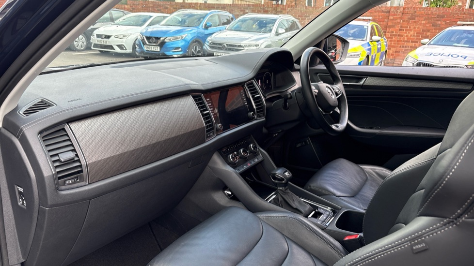 Skoda Kodiaq 1.5 TSI SE L Executive 5dr DSG [7 Seat] Petrol Estate - Image 2