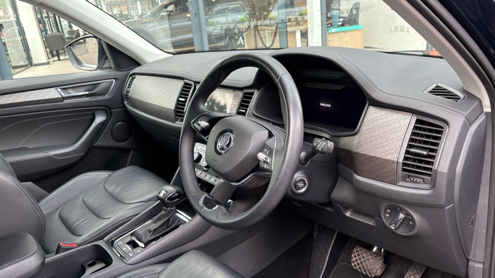 Skoda Kodiaq 1.5 TSI SE L Executive 5dr DSG [7 Seat] Petrol Estate - Image 6