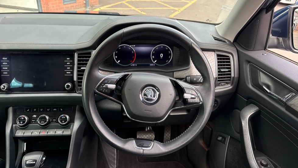 Skoda Kodiaq 1.5 TSI SE L Executive 5dr DSG [7 Seat] Petrol Estate - Image 10