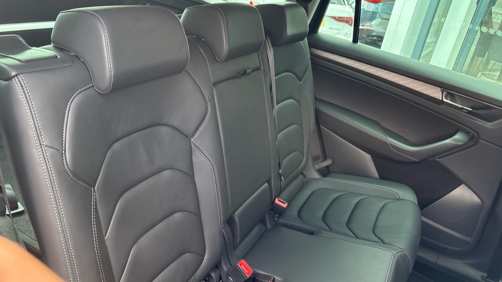 Skoda Kodiaq 1.5 TSI SE L Executive 5dr DSG [7 Seat] Petrol Estate - Image 27
