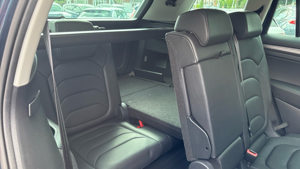 Skoda Kodiaq 1.5 TSI SE L Executive 5dr DSG [7 Seat] Petrol Estate - Image 32