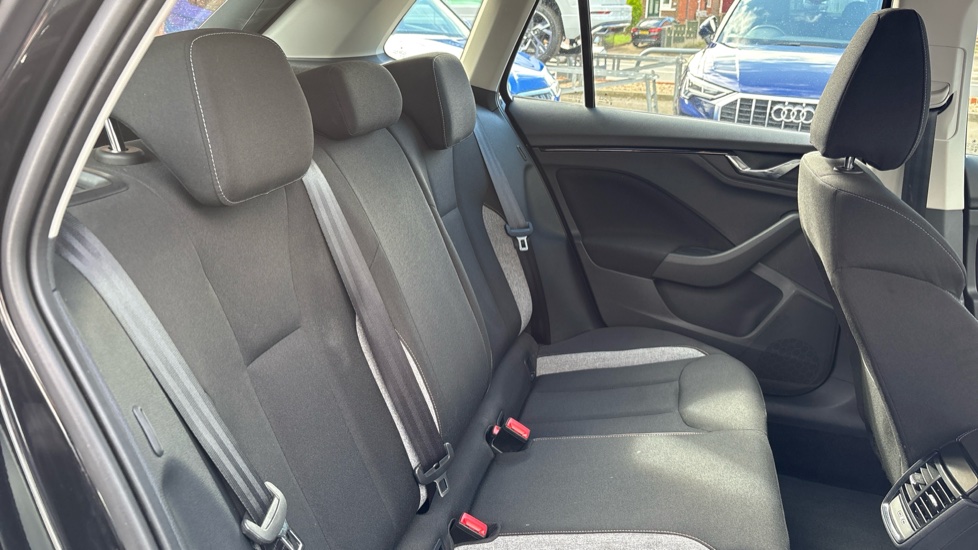 Skoda Kamiq 1.0 TSI SE Edition 5dr Petrol Hatchback - Image 25
