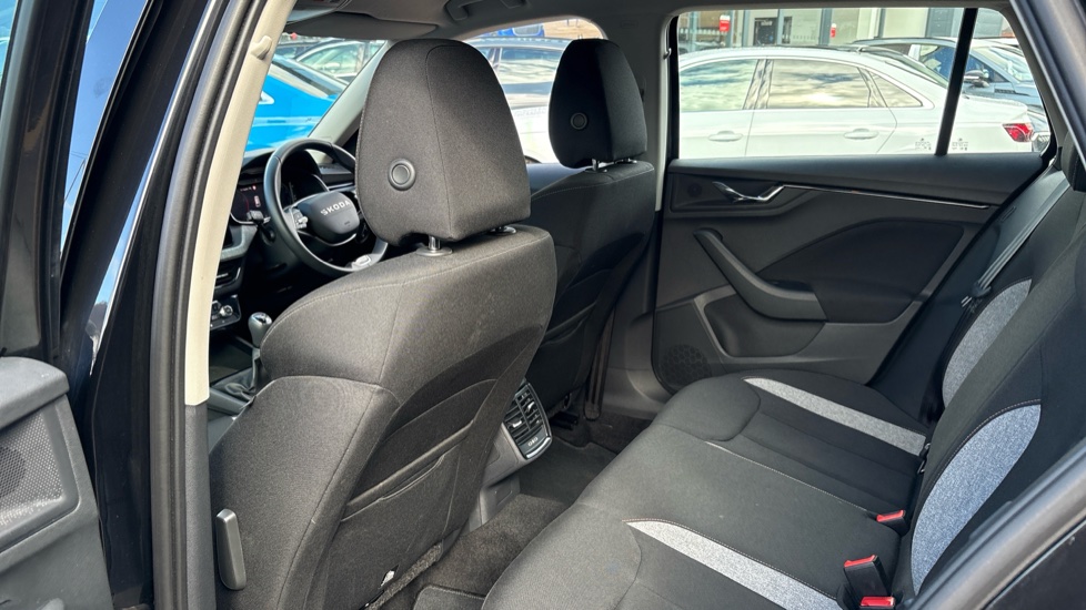 Skoda Kamiq 1.0 TSI SE Edition 5dr Petrol Hatchback - Image 36