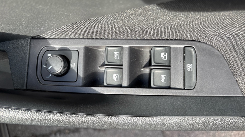 Skoda Kamiq 1.0 TSI SE Edition 5dr Petrol Hatchback - Image 48