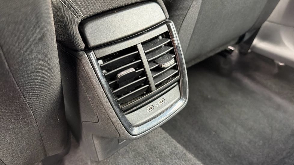Skoda Kamiq 1.0 TSI SE Edition 5dr DSG Petrol Hatchback - Image 31